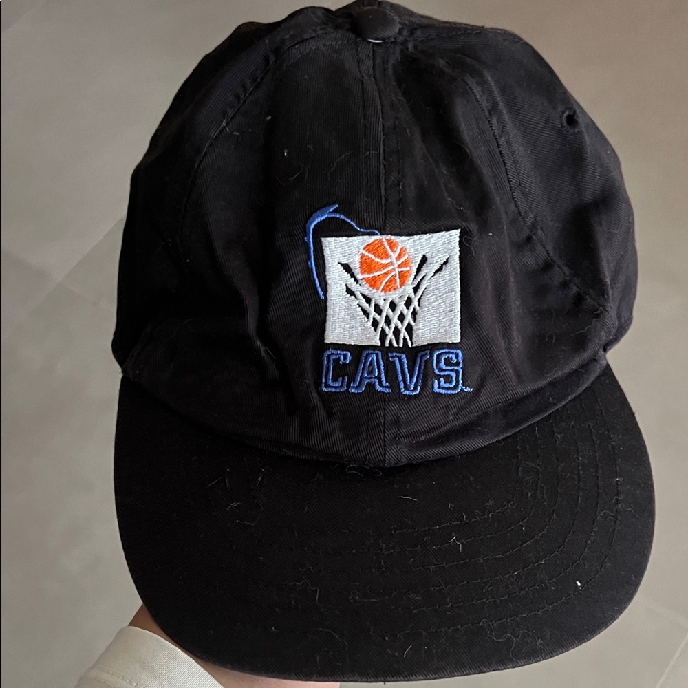 Vintage Black Cavaliers Basketball Baseball hat